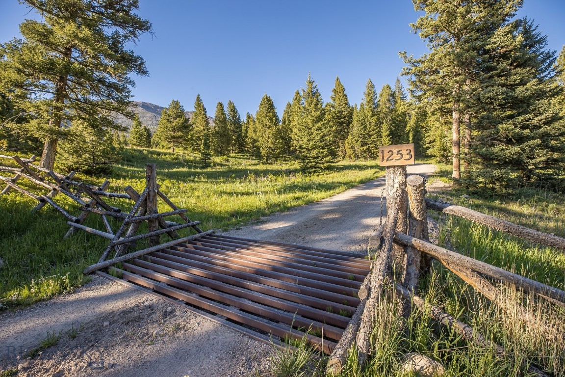 1253 Jack Creek Road