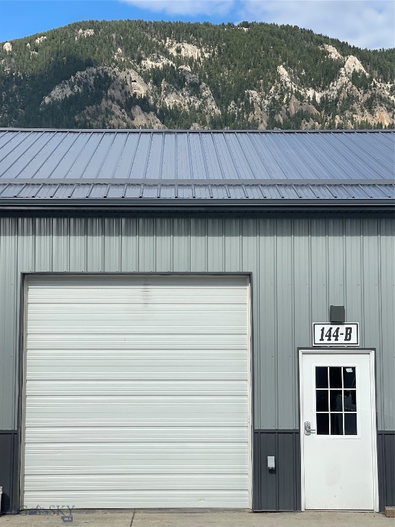 144-B Straight Iron Rd