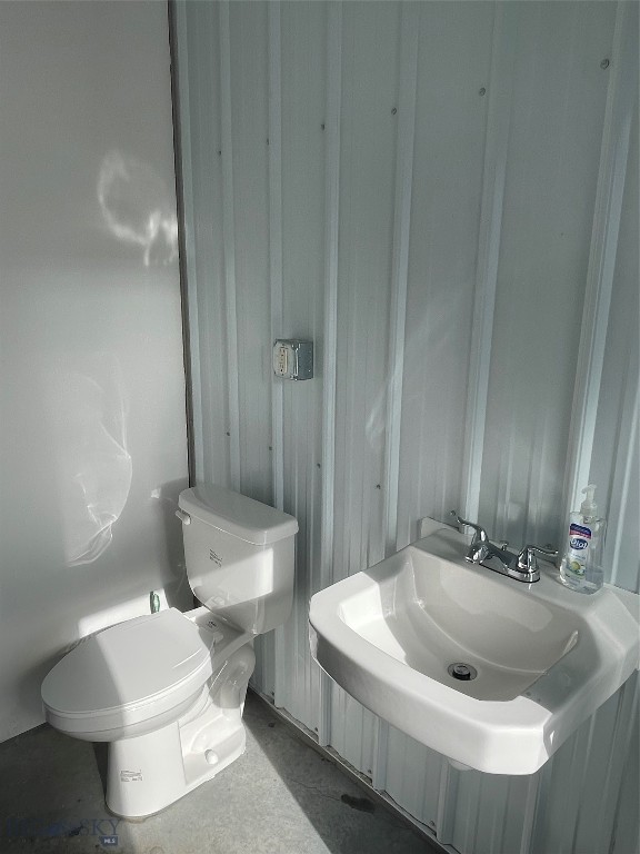 144-B Straight Iron Rd