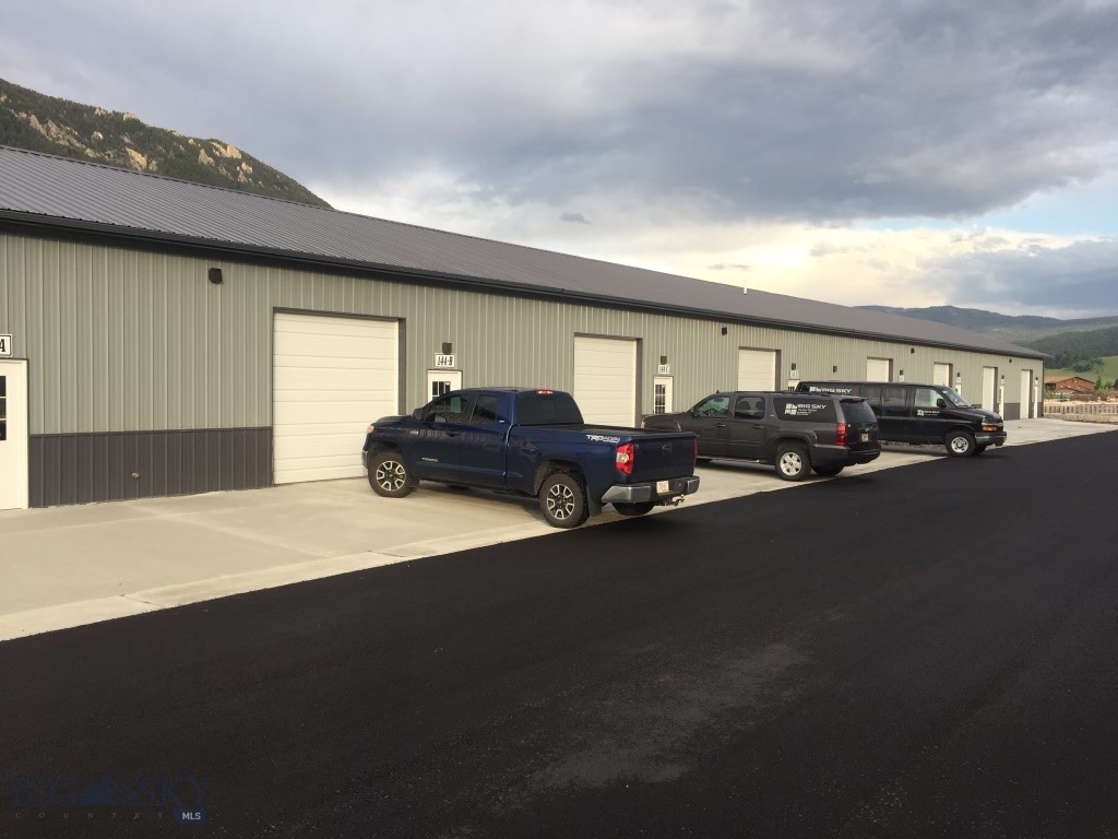 144-B Straight Iron Rd