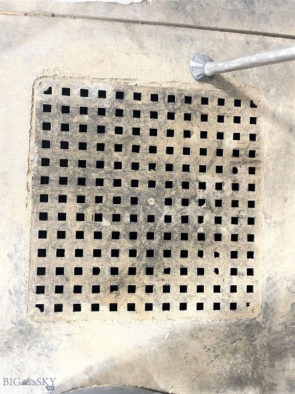 144-B Straight Iron Rd