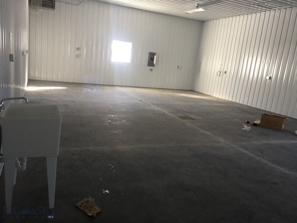 144-B Straight Iron Rd