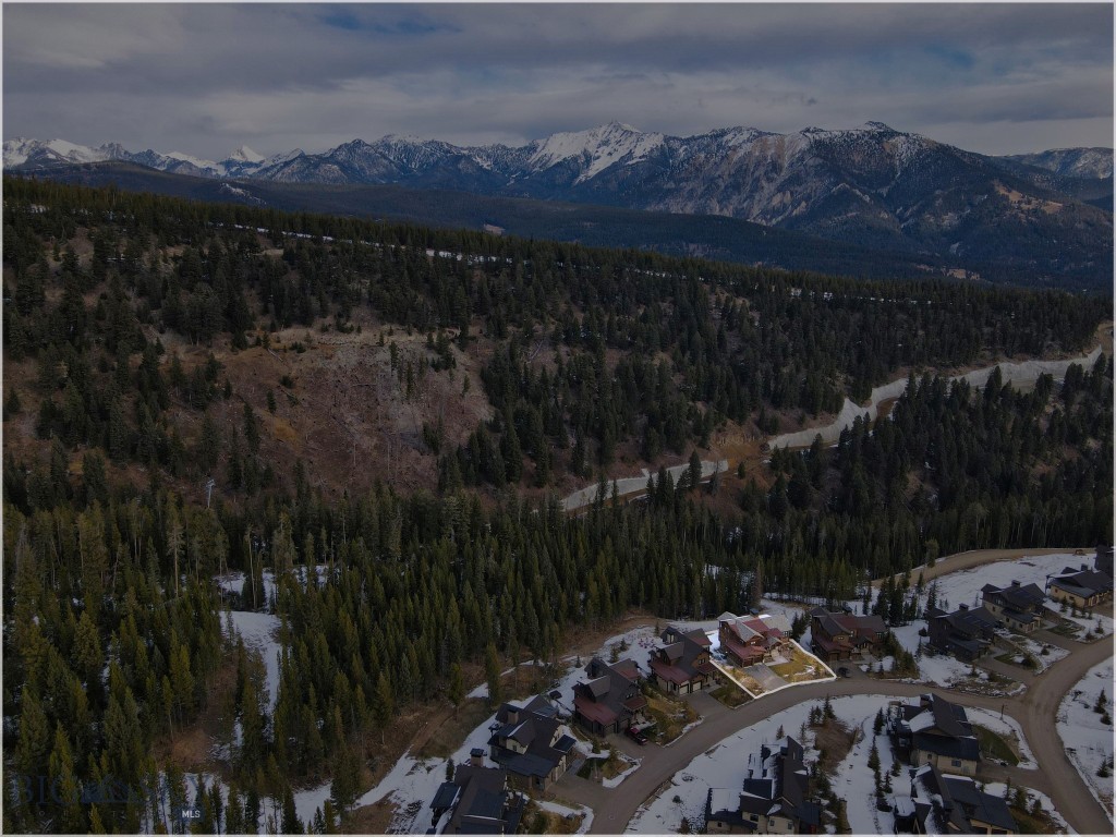 101 N Outlook Loop