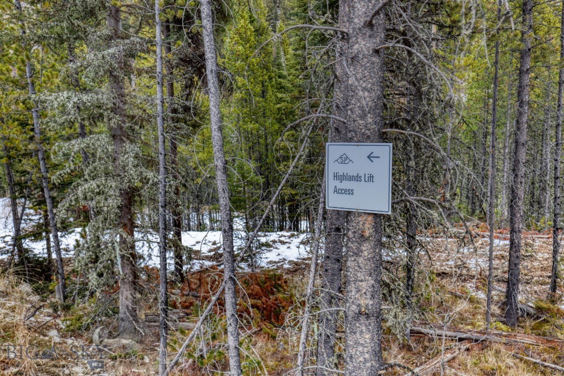 101 N Outlook Loop