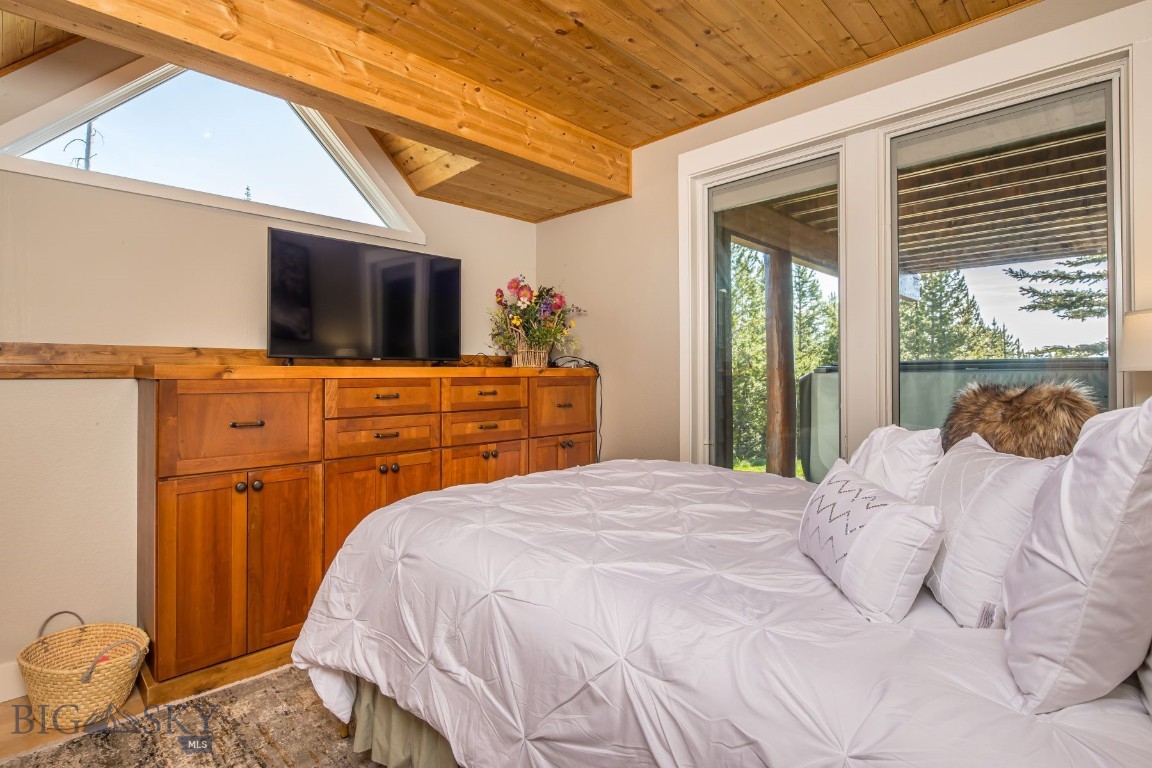 12 Lower Saddle Ridge Road R2