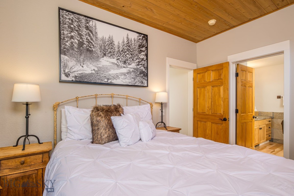 12 Lower Saddle Ridge Road R2