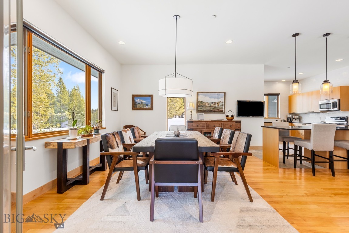 214 W Pine Cone Terrace