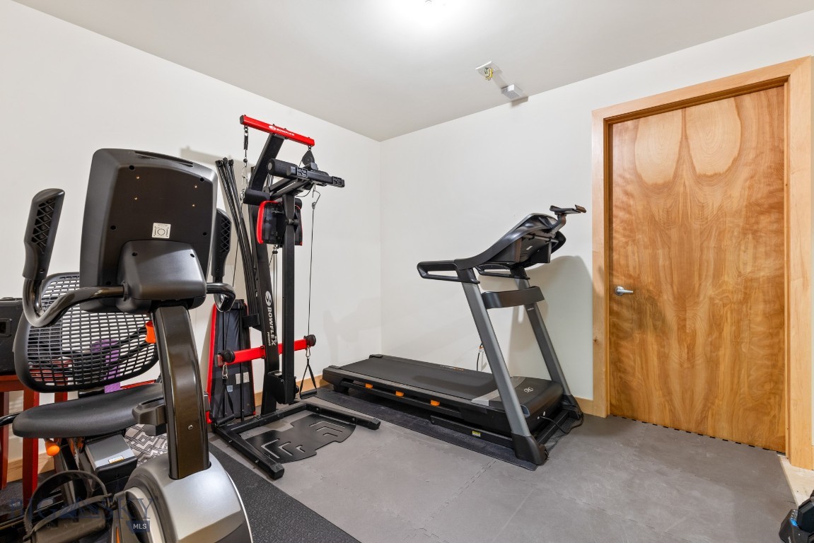 214 W Pine Cone Terrace