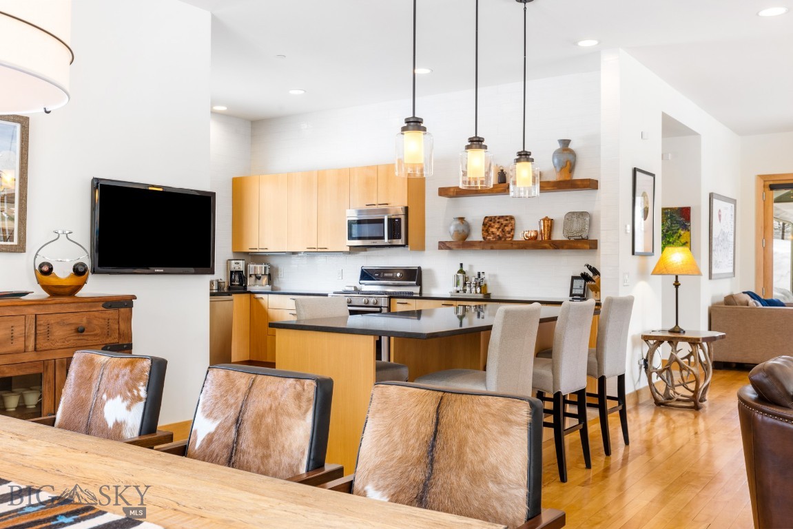 214 W Pine Cone Terrace