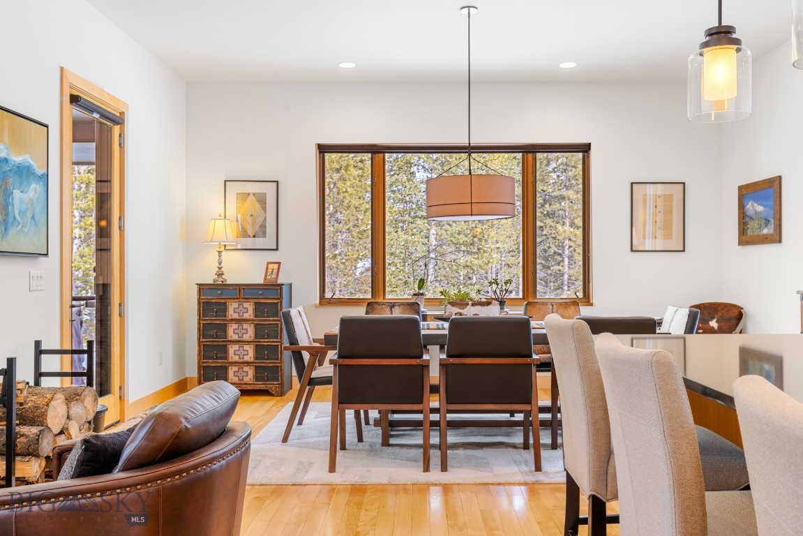 214 W Pine Cone Terrace