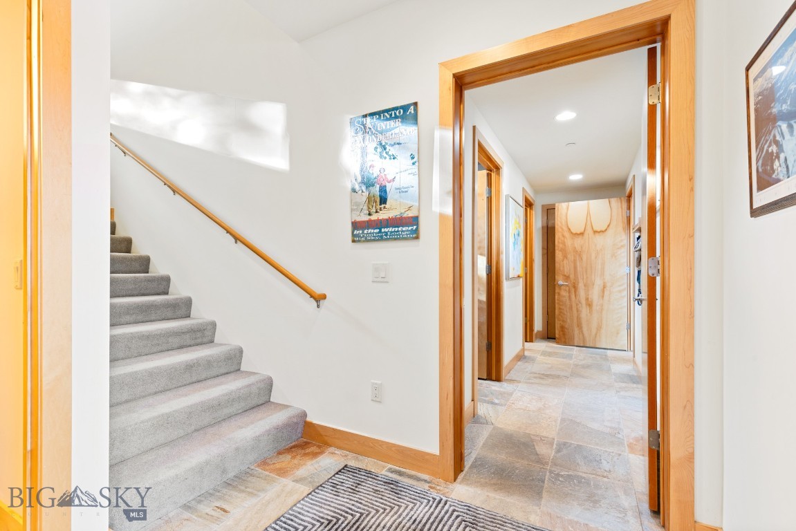 214 W Pine Cone Terrace