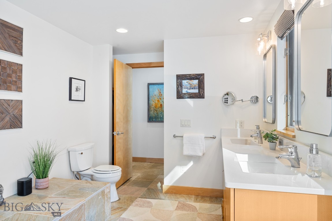 214 W Pine Cone Terrace