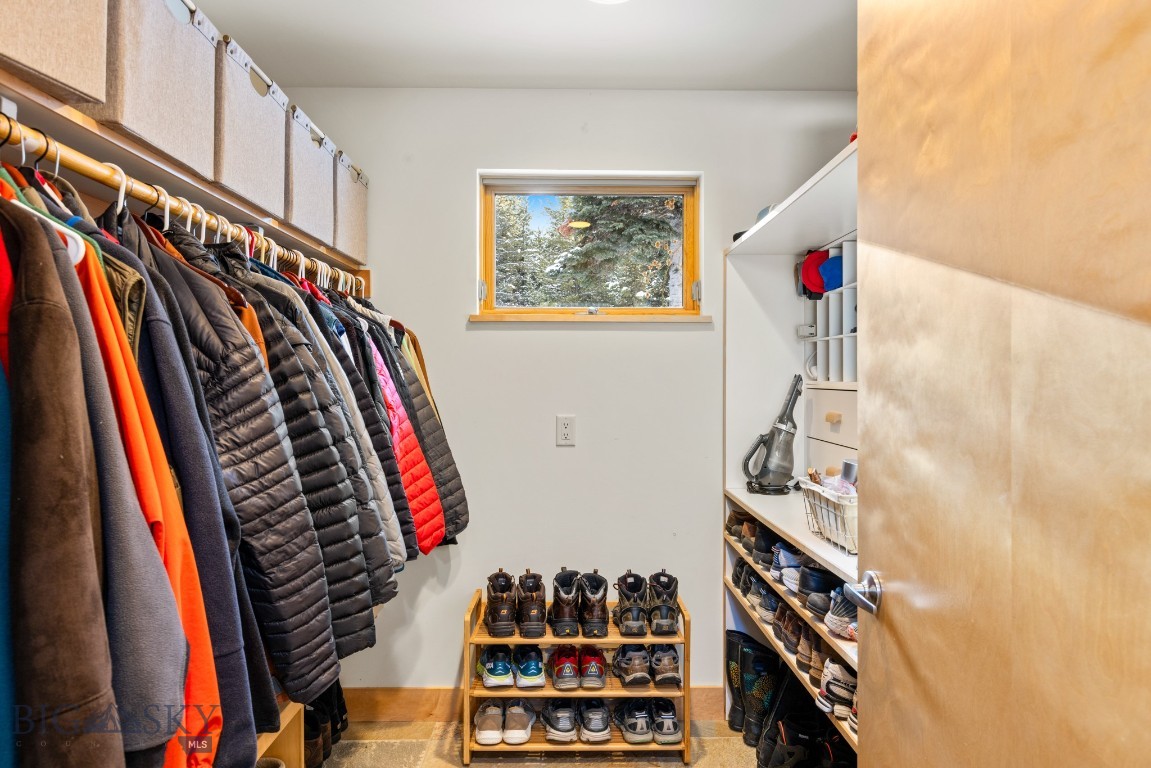 214 W Pine Cone Terrace