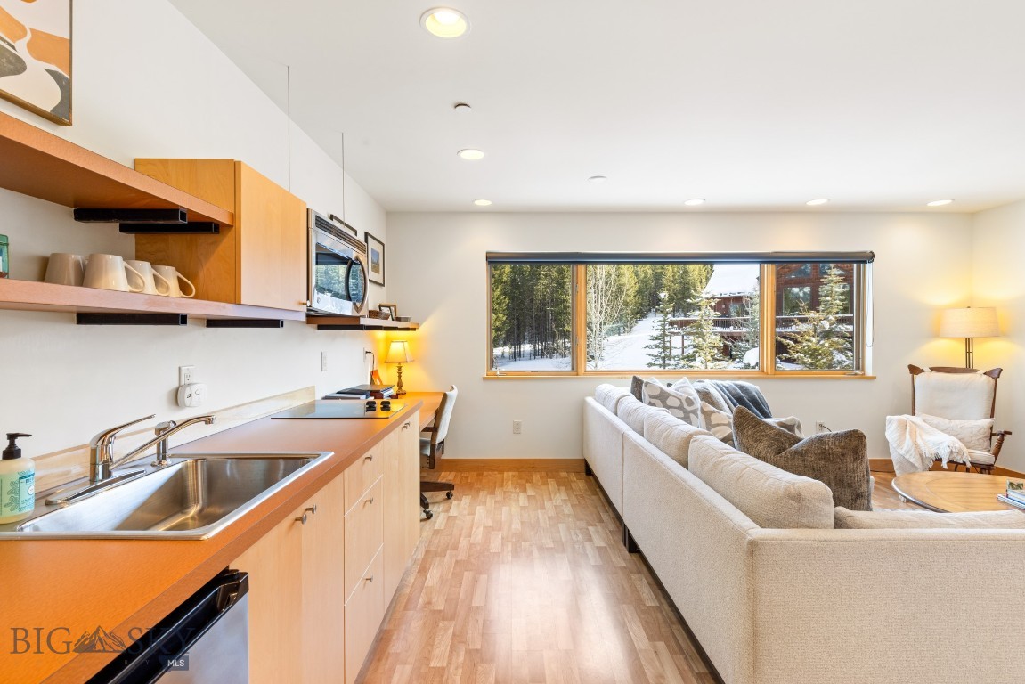 214 W Pine Cone Terrace