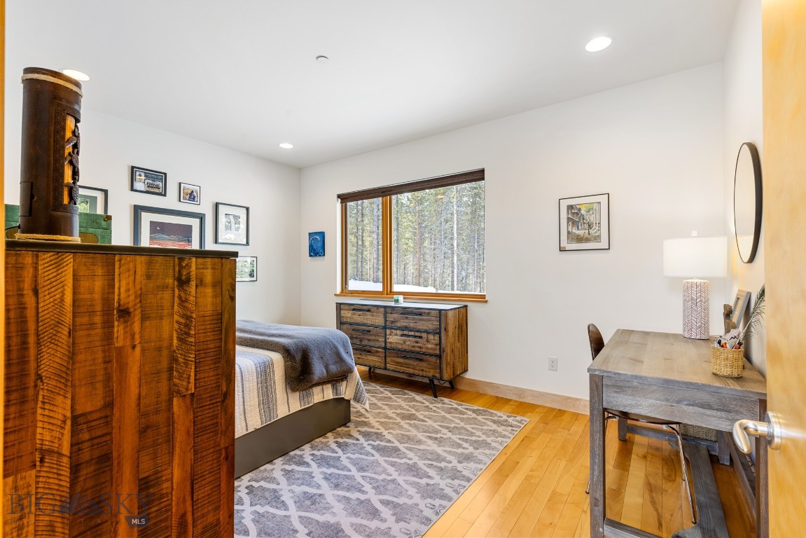 214 W Pine Cone Terrace