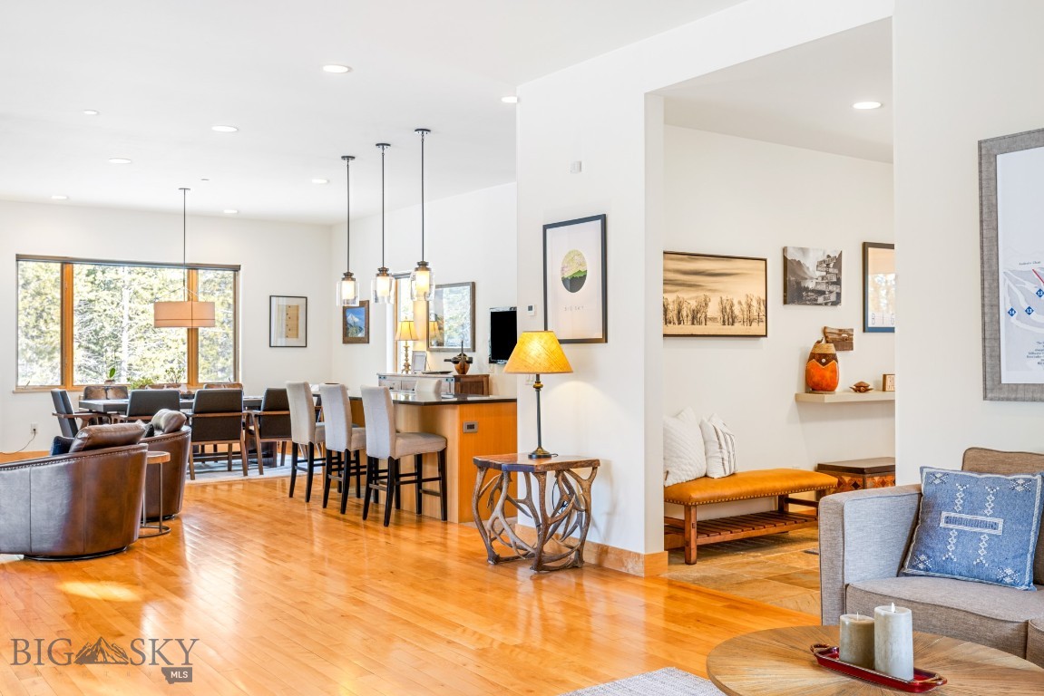 214 W Pine Cone Terrace