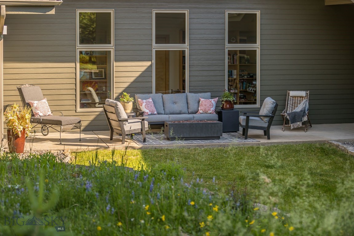 214 W Pine Cone Terrace