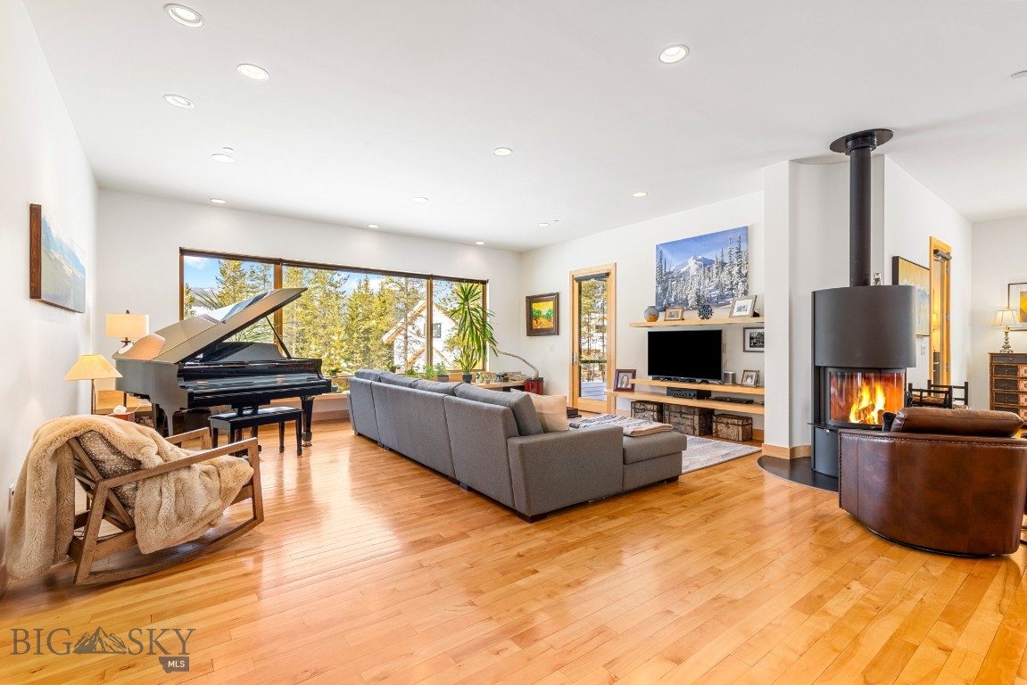 214 W Pine Cone Terrace