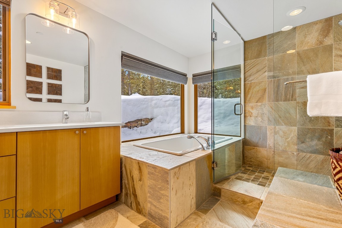 214 W Pine Cone Terrace