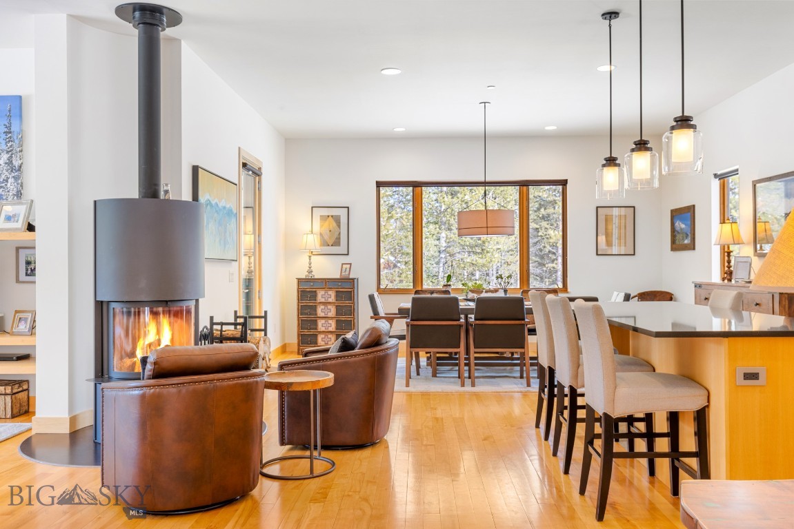 214 W Pine Cone Terrace