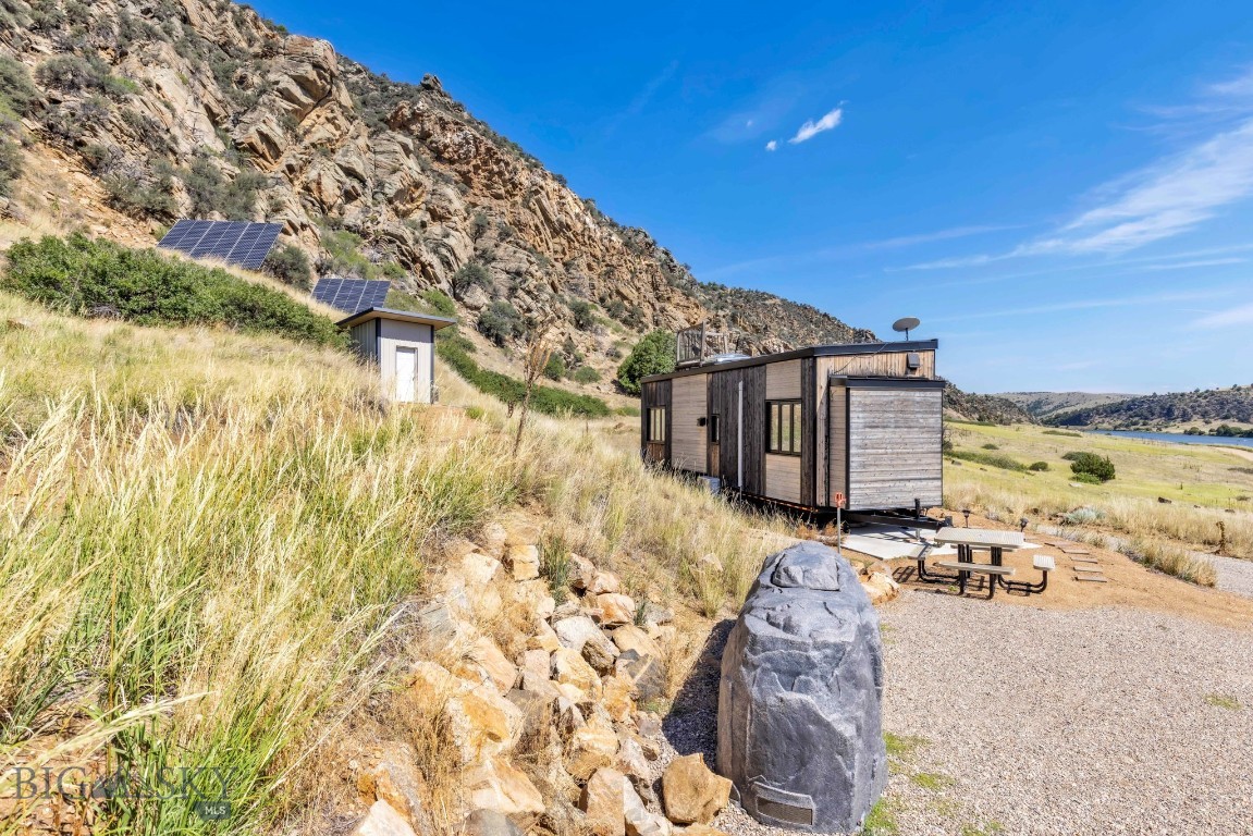 279 N Beartrap Canyon Road