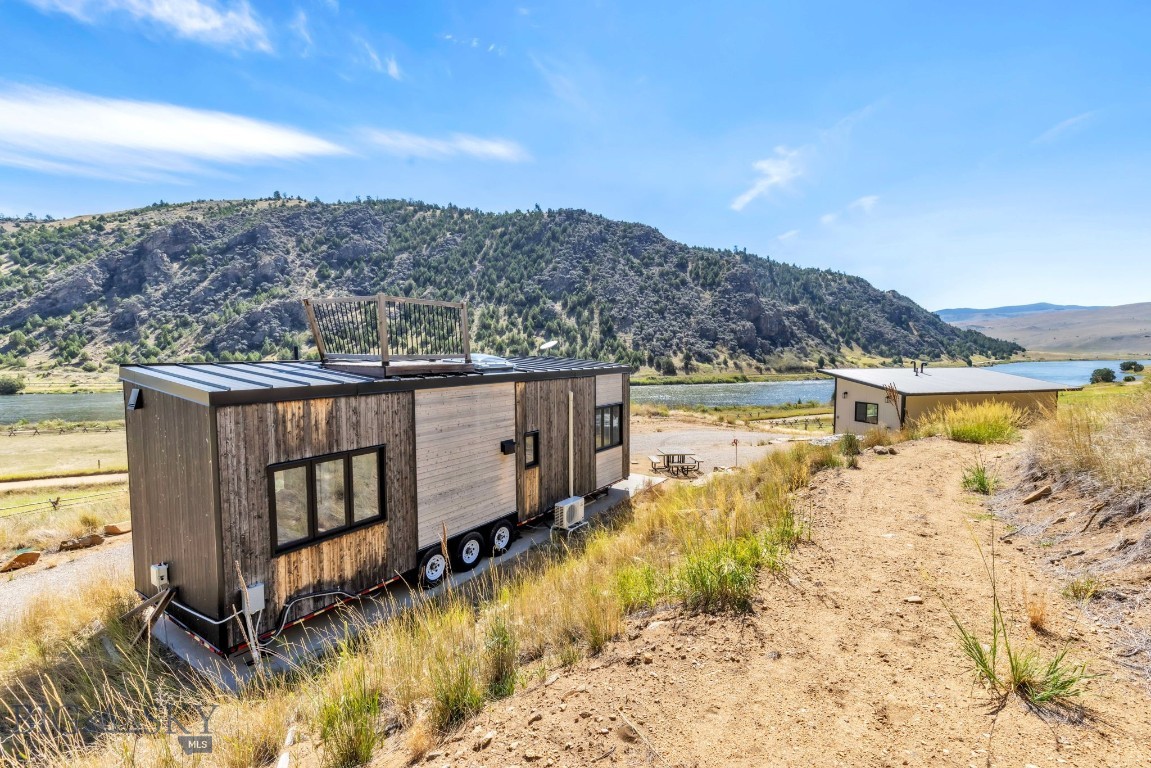 279 N Beartrap Canyon Road
