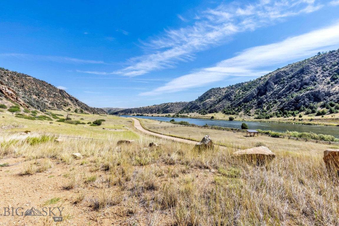 279 N Beartrap Canyon Road