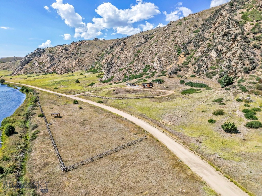 279 N Beartrap Canyon Road