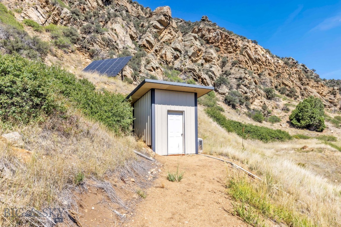 279 N Beartrap Canyon Road