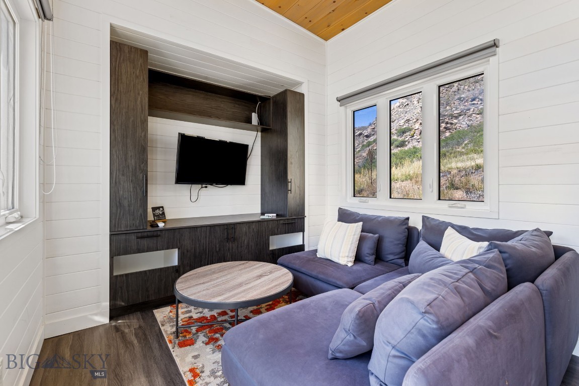 279 N Beartrap Canyon Road