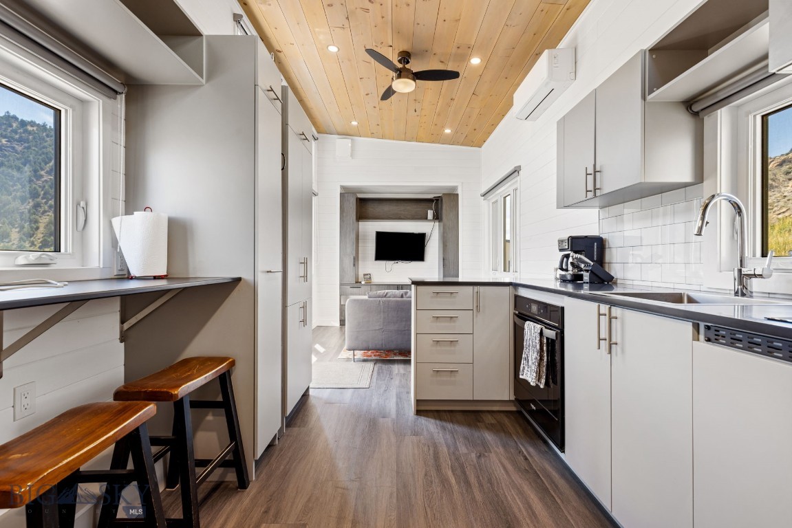 279 N Beartrap Canyon Road