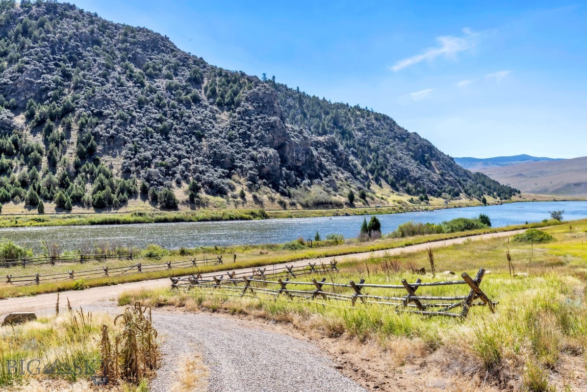 279 N Beartrap Canyon Road