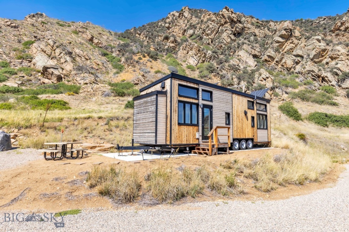 279 N Beartrap Canyon Road