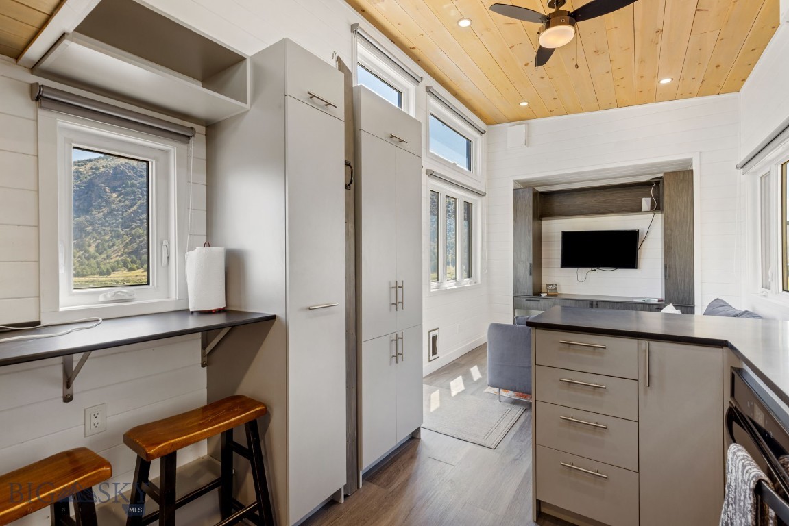 279 N Beartrap Canyon Road