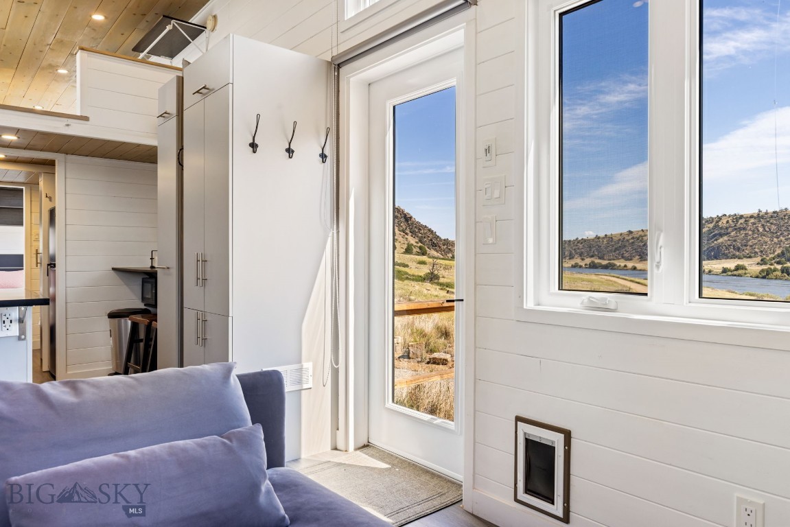 279 N Beartrap Canyon Road