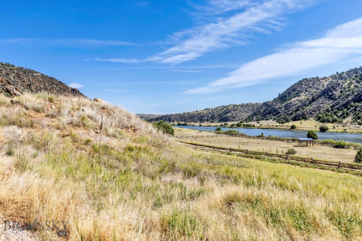 279 N Beartrap Canyon Road
