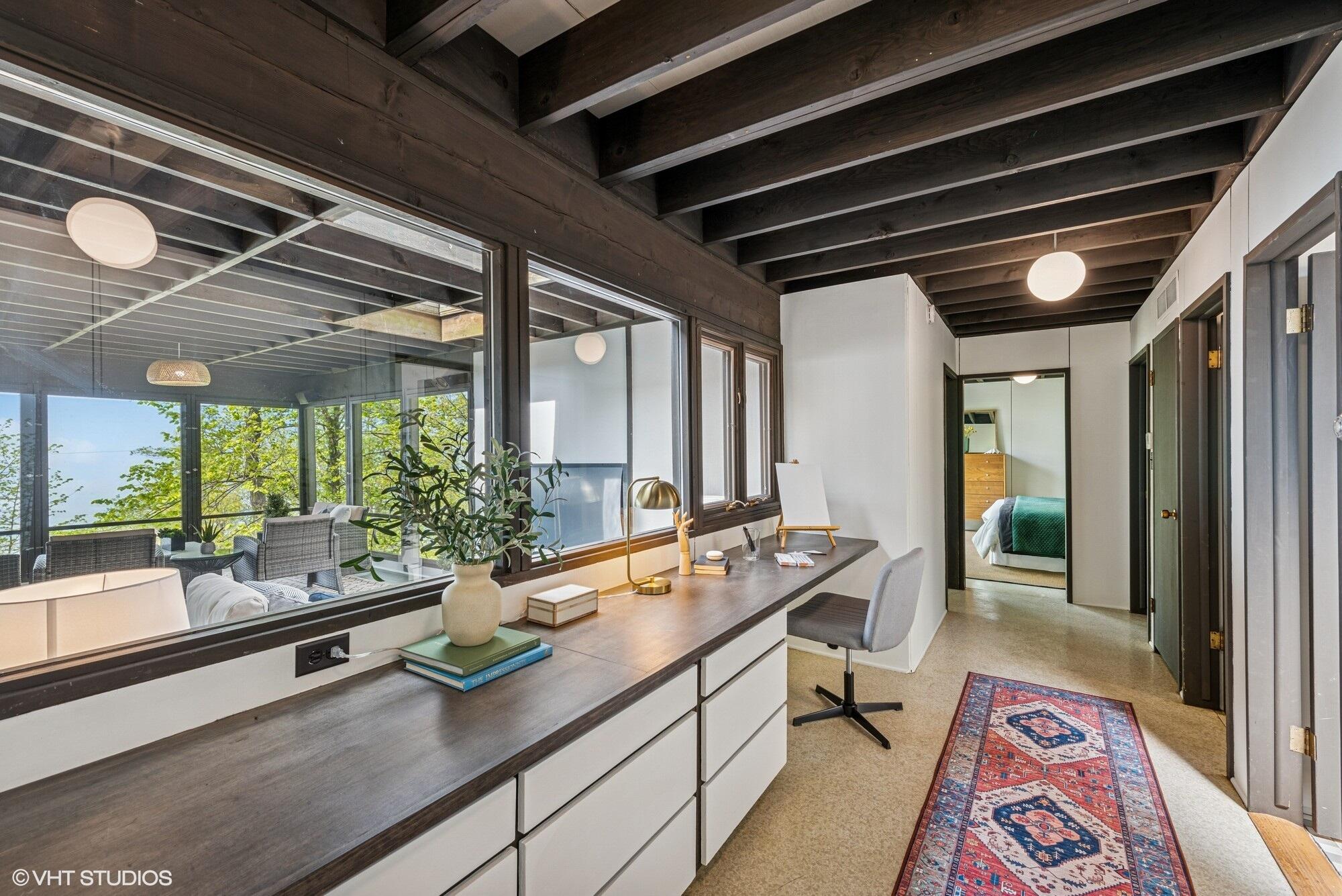 609 E Lake Front Drive