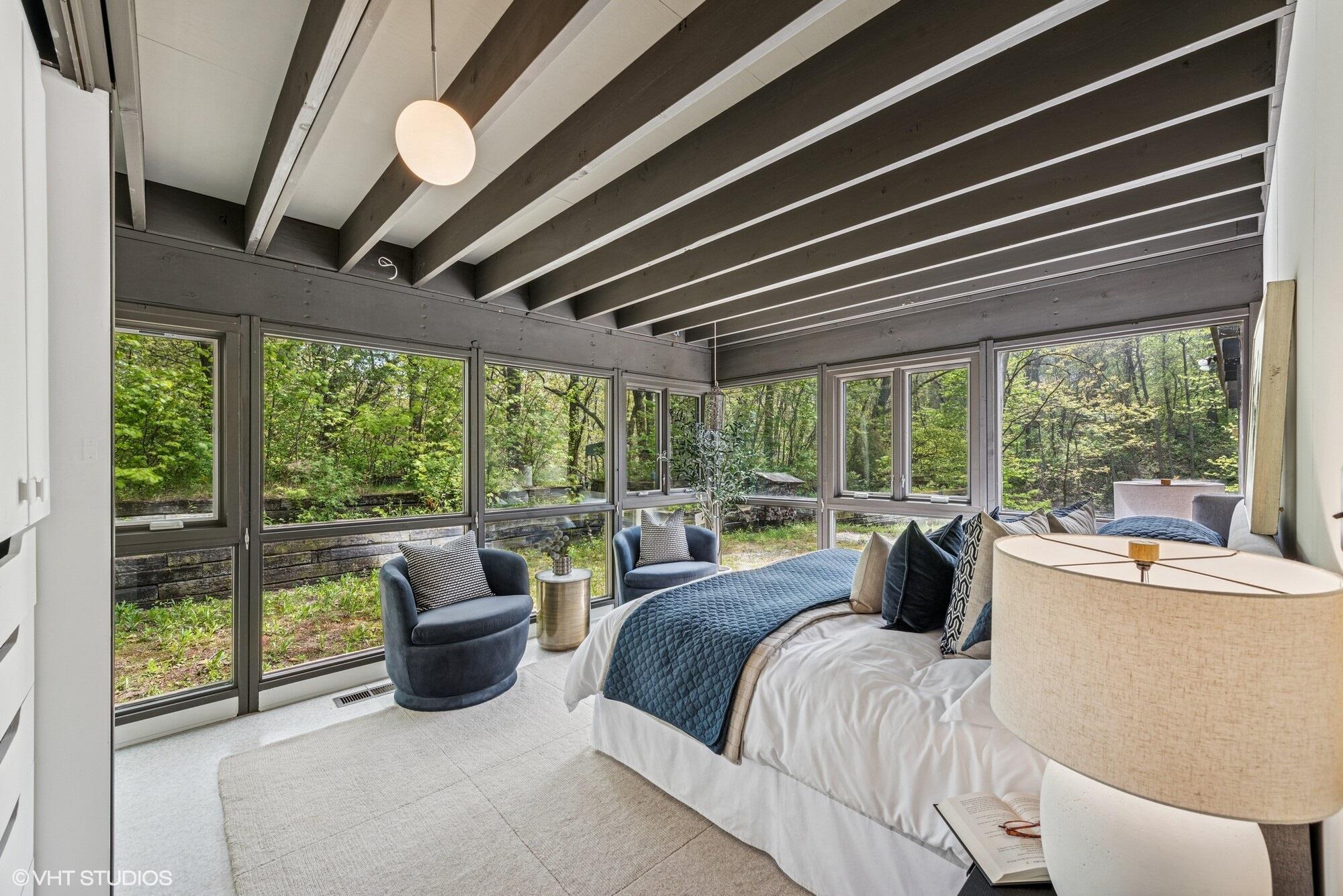 609 E Lake Front Drive