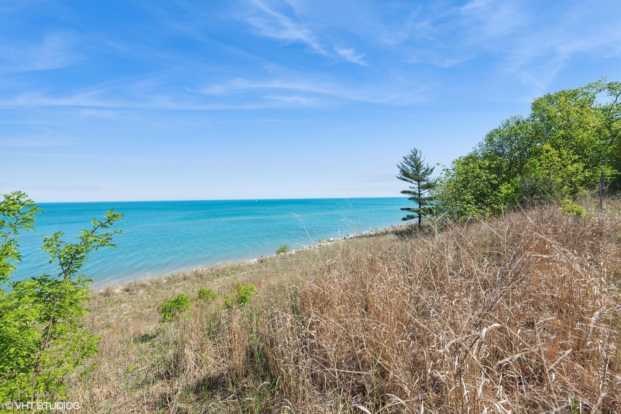 609 E Lake Front Drive