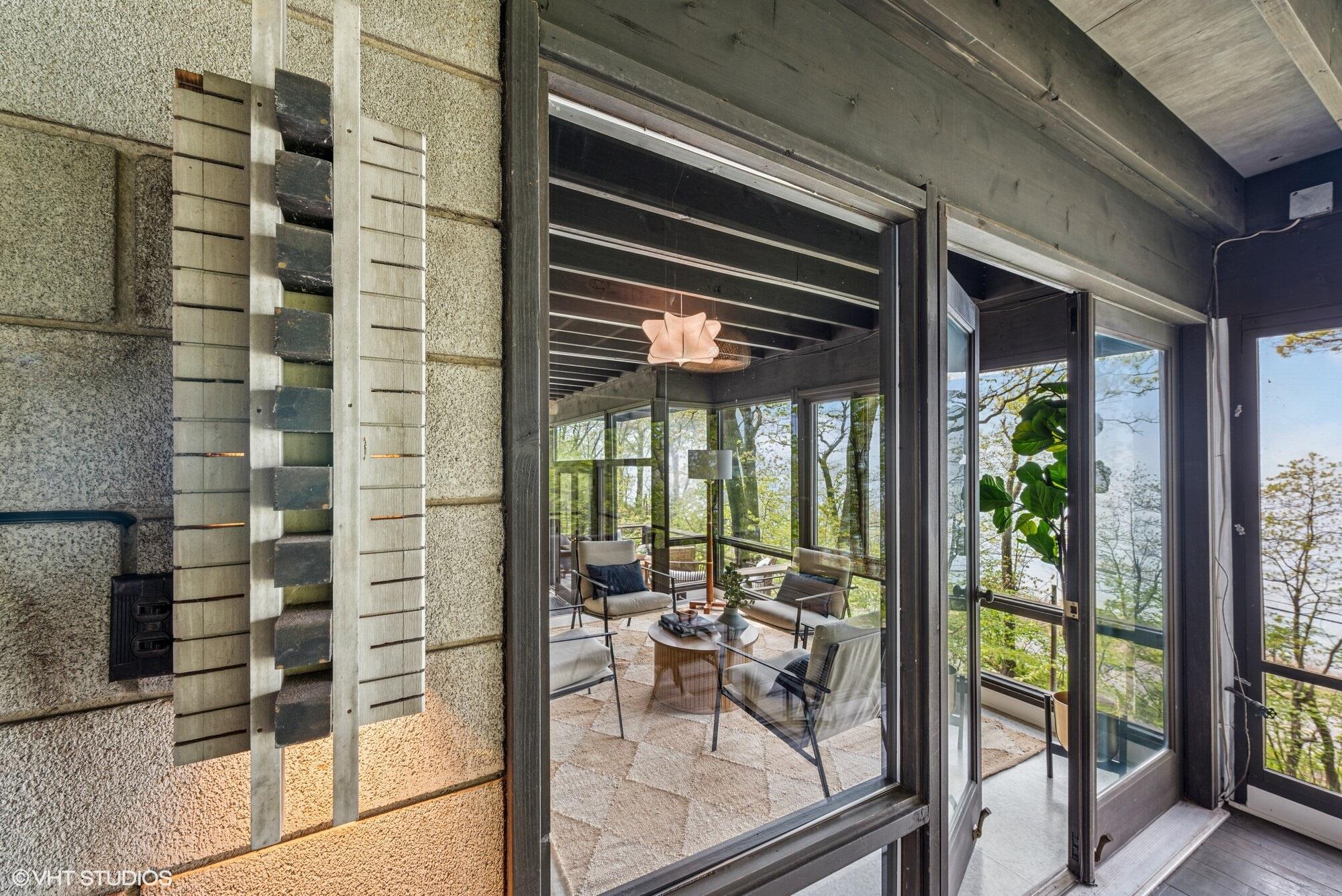 609 E Lake Front Drive