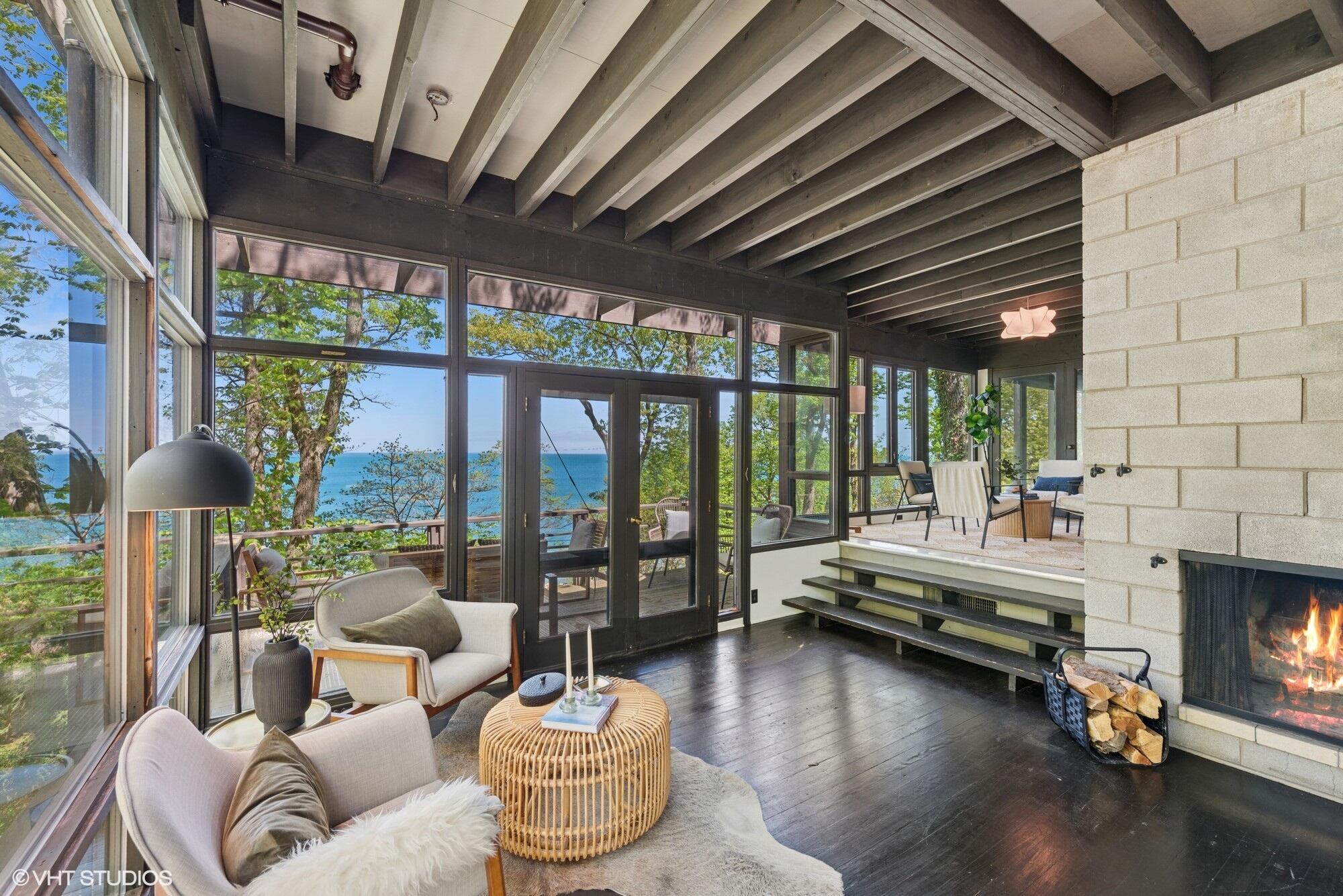 609 E Lake Front Drive