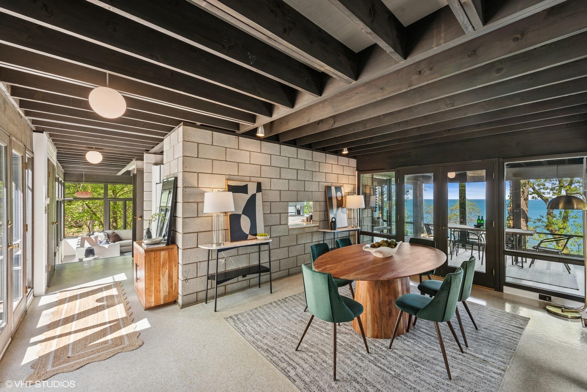 609 E Lake Front Drive