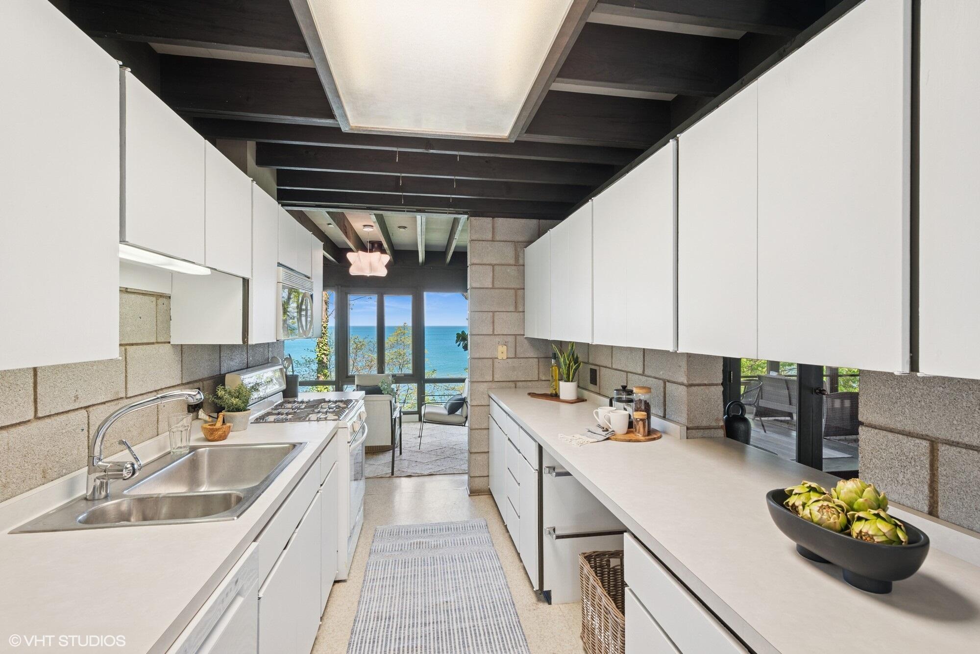 609 E Lake Front Drive