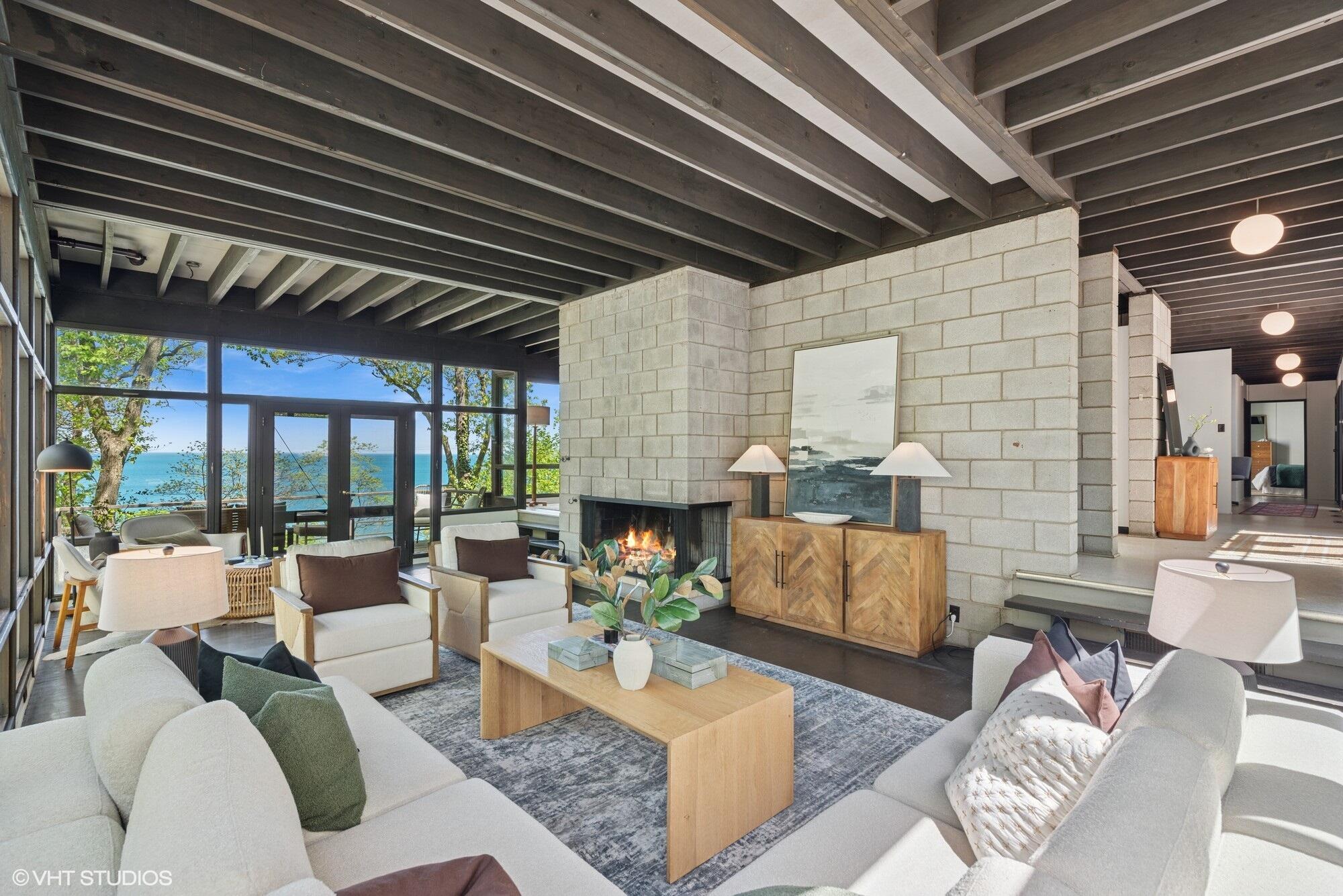 609 E Lake Front Drive