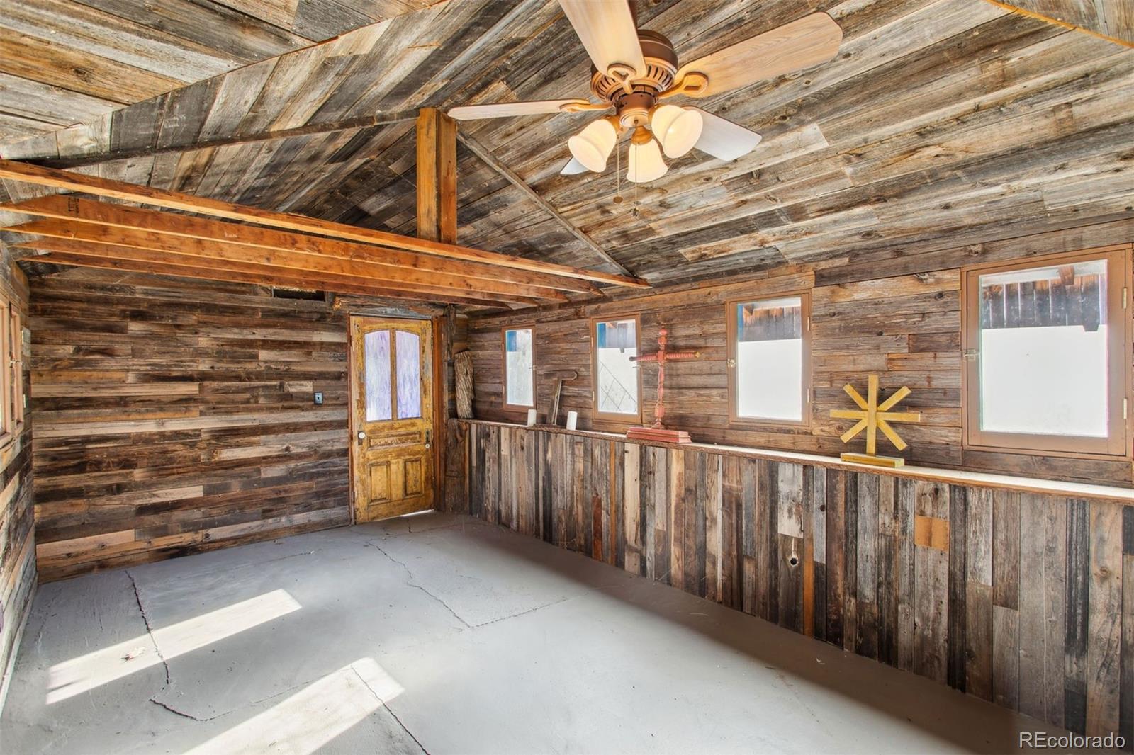 825 Oxford Lane