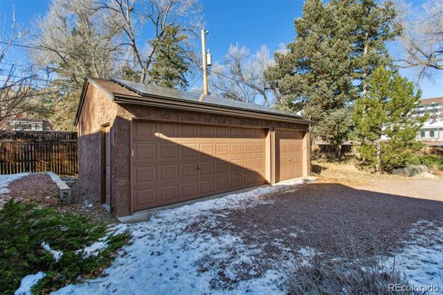 825 Oxford Lane