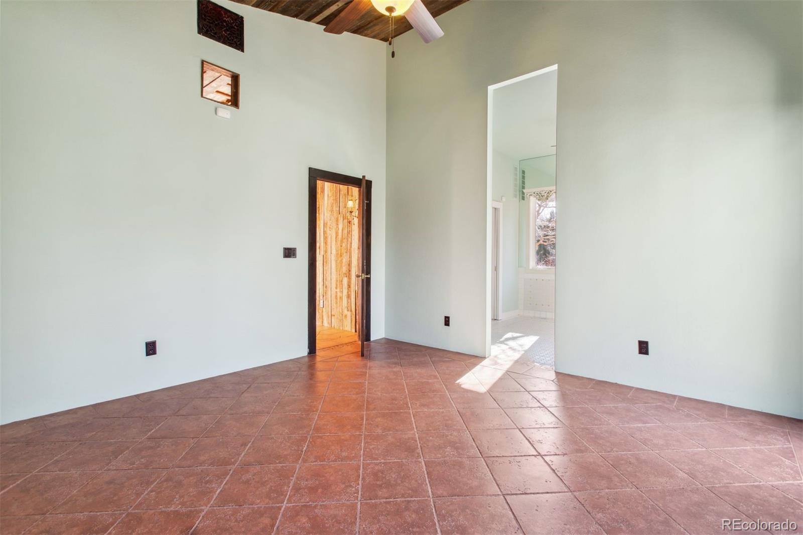 825 Oxford Lane