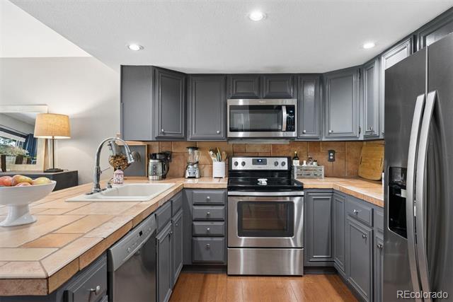 28 Woodbridge Drive