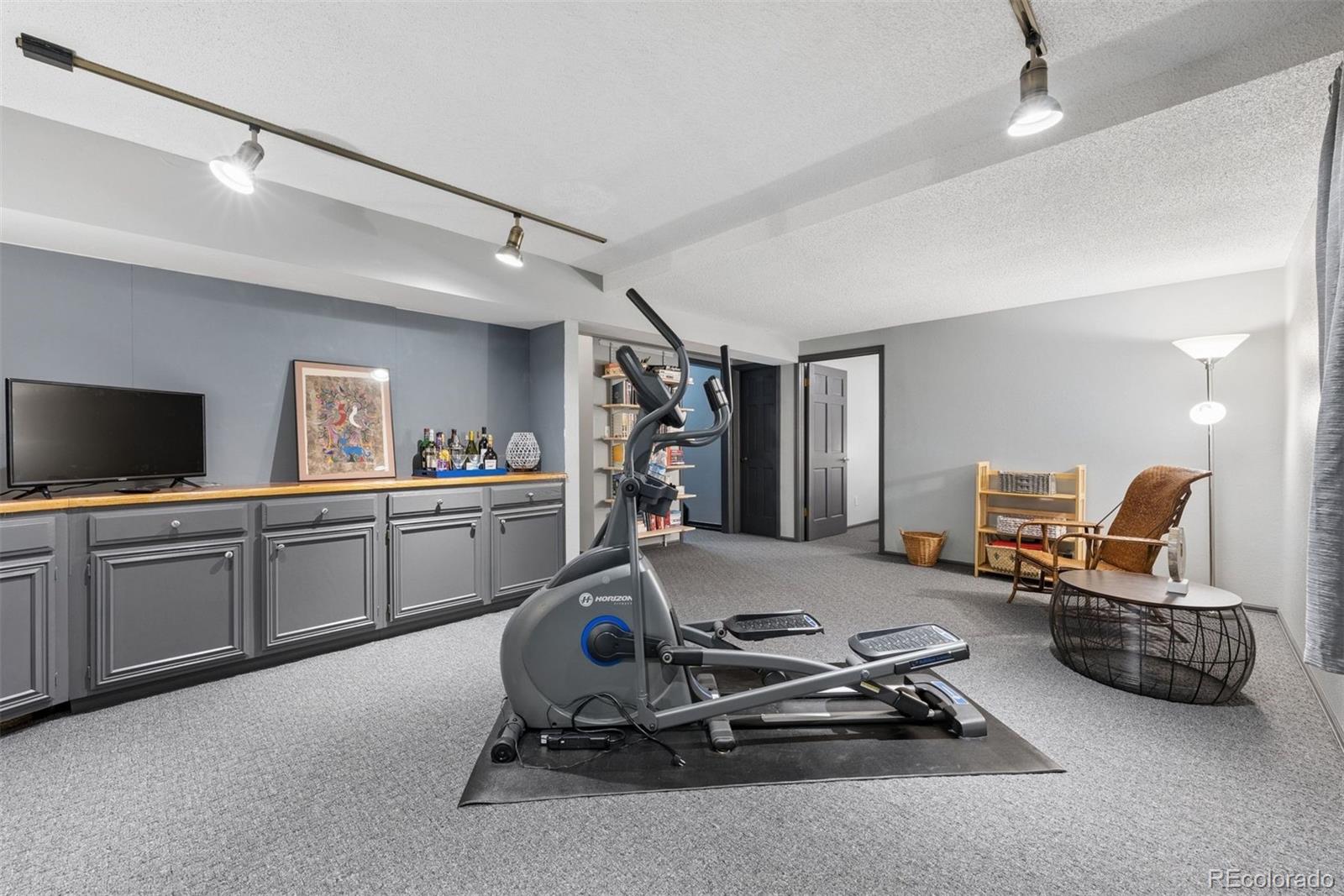 28 Woodbridge Drive