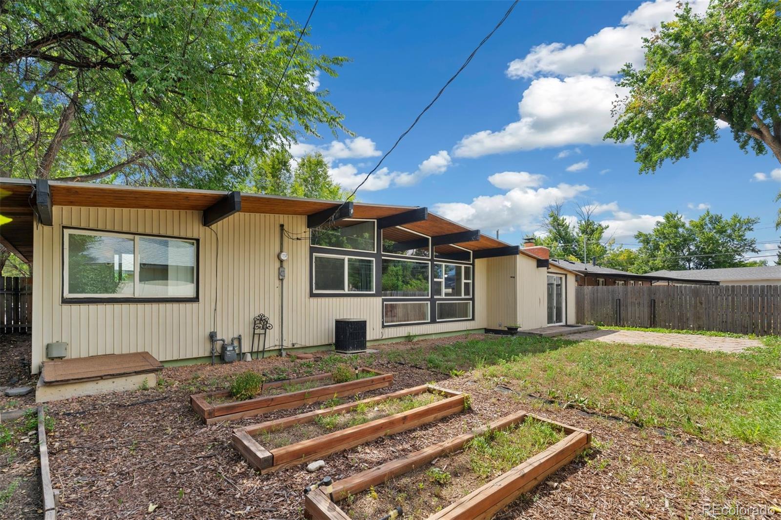 3206 Gladiola Drive